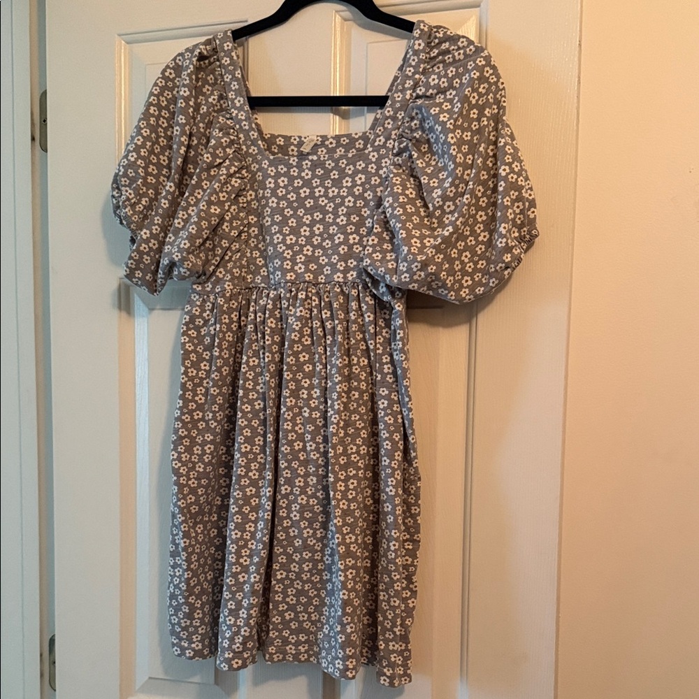 Rylee + Cru Gray Floral Dress XS Puff Sleeve